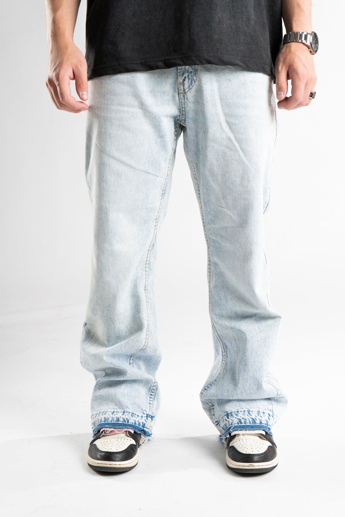 BLUE FLARED JEANS