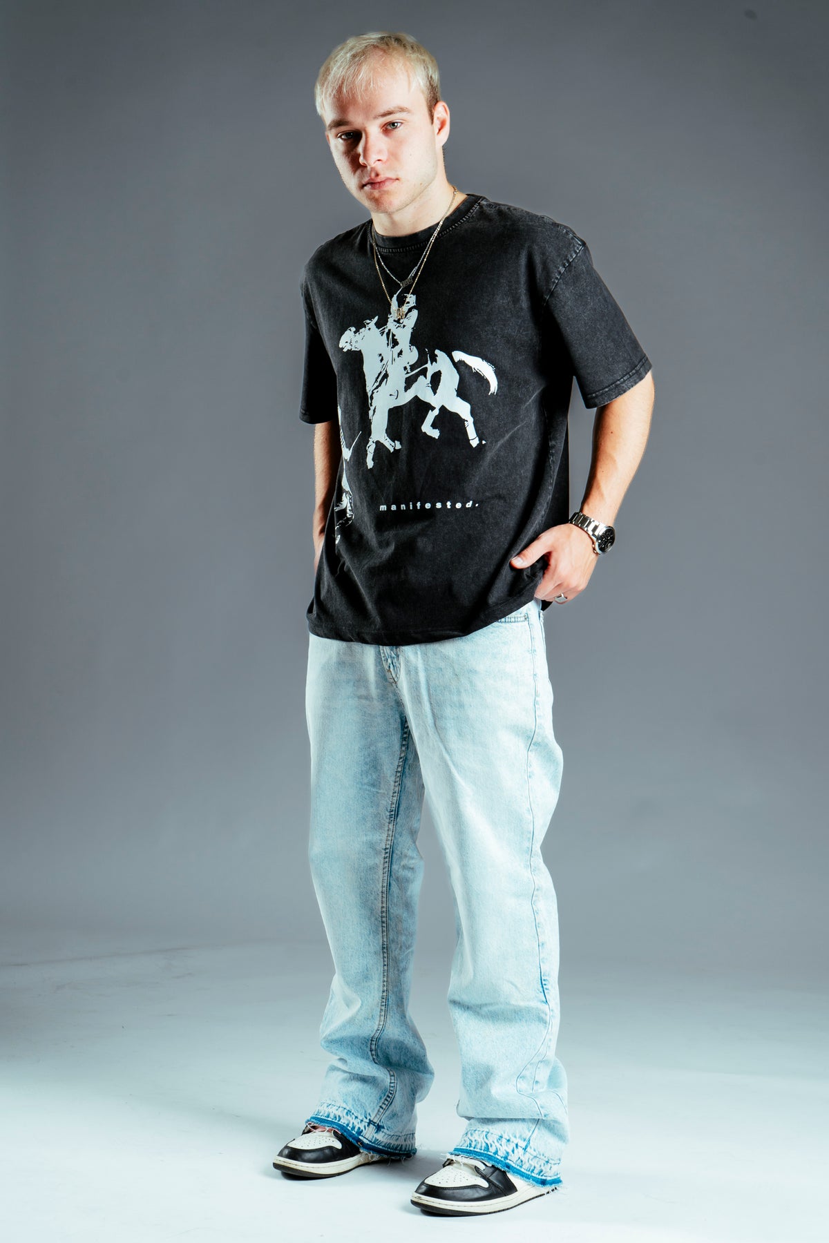 BLUE FLARED JEANS