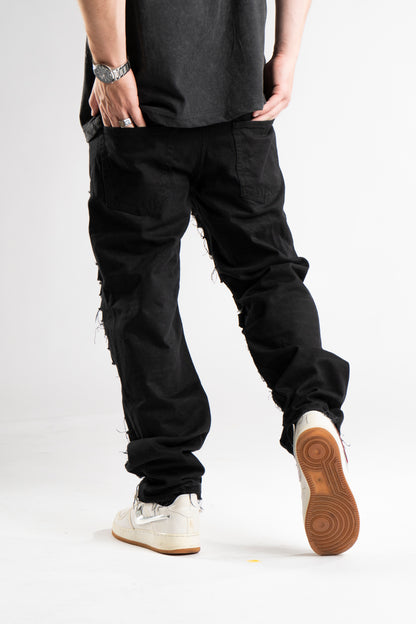 DISTRESSED BLACK JEANS