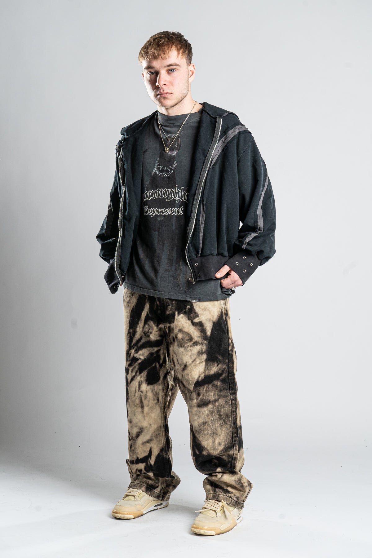 BAGGY BLEACHED BLACK JEANS