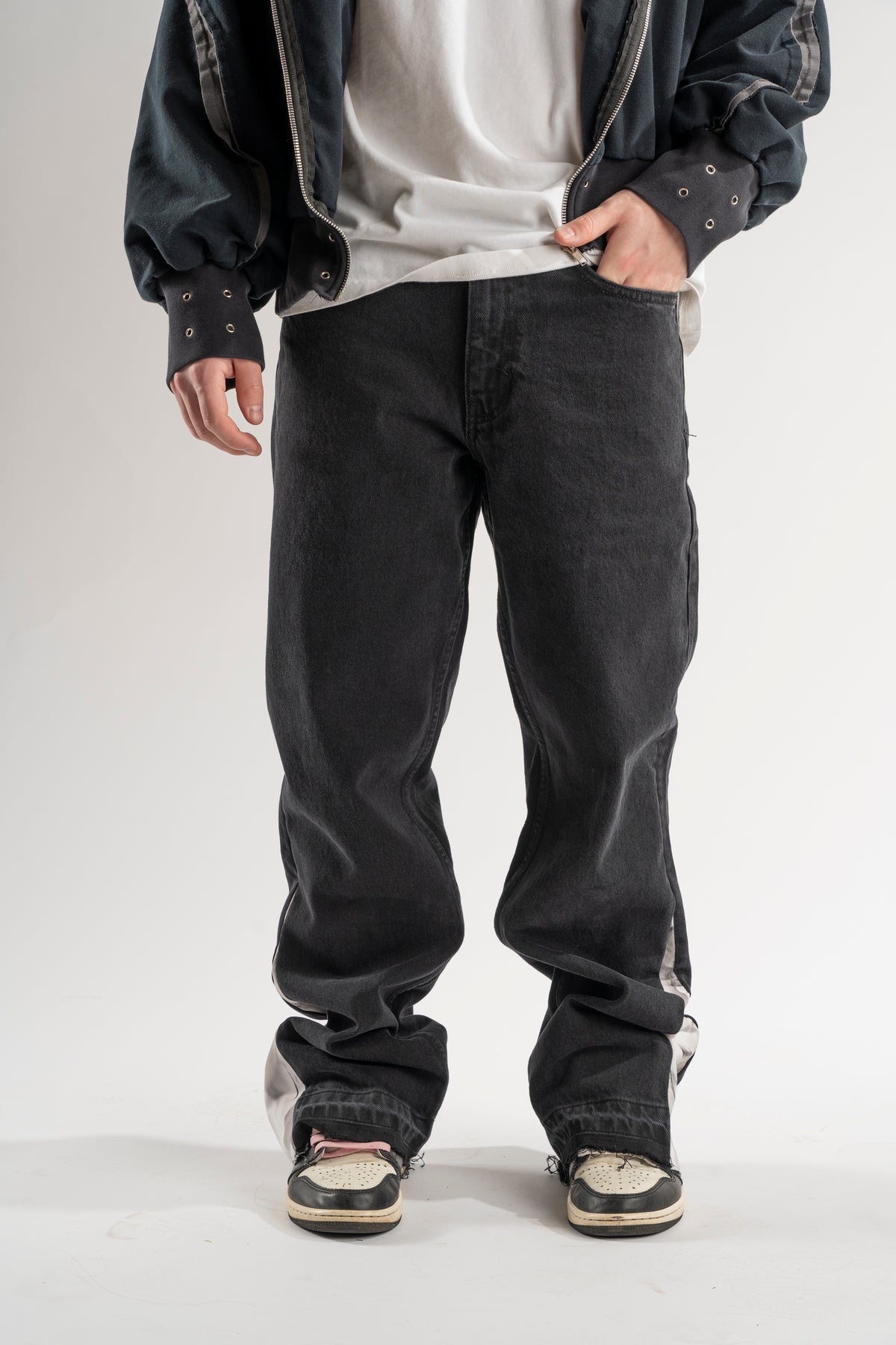 FLARED MARBLE JEANS