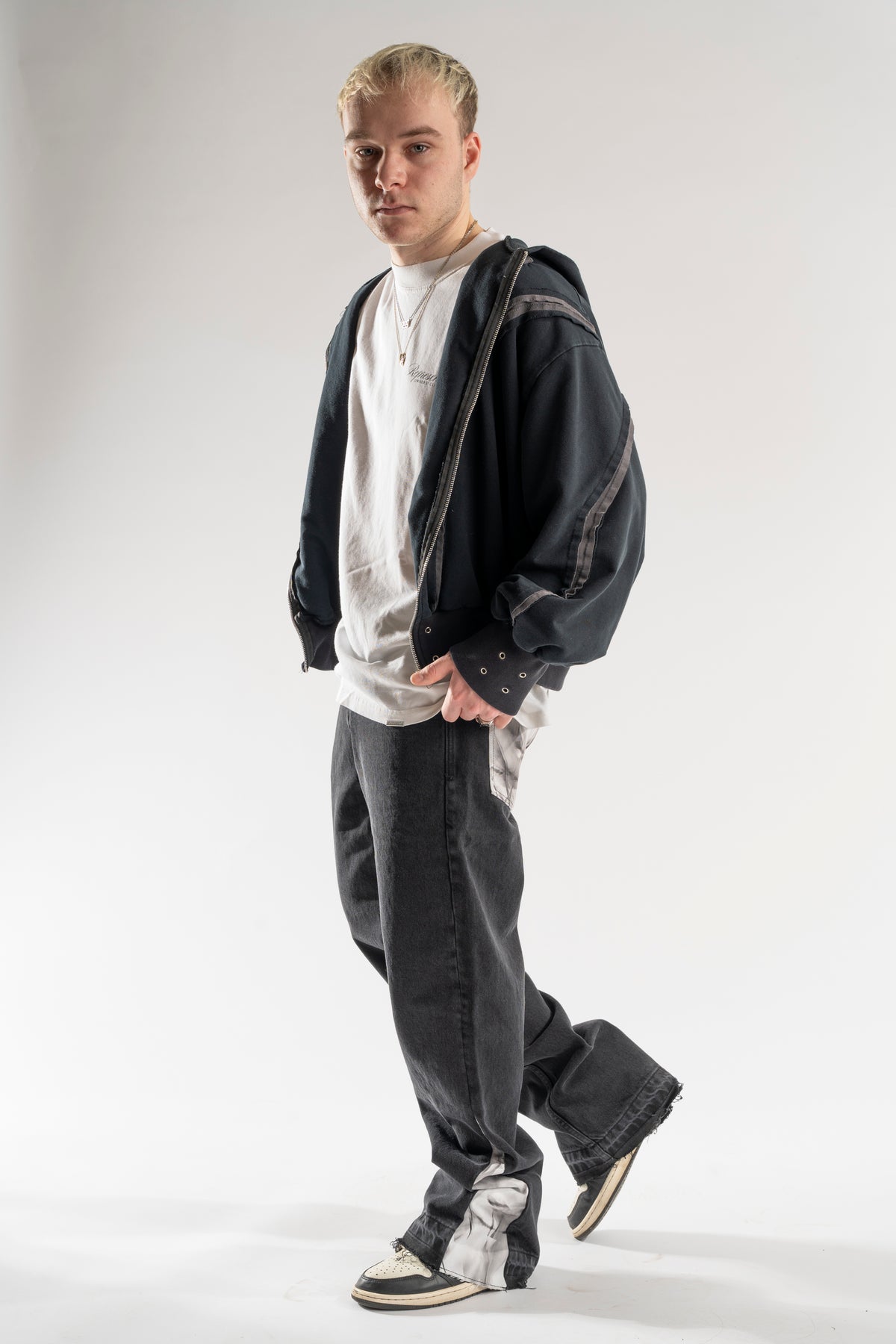 FLARED MARBLE JEANS