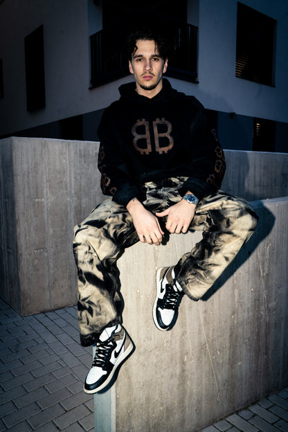 BAGGY BLEACHED BLACK JEANS