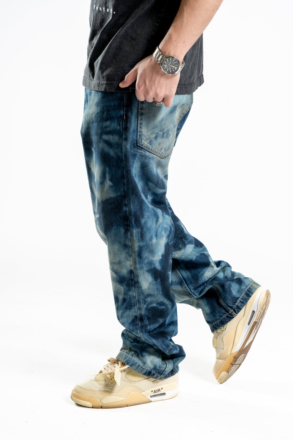 BAGGY BLEACHED BLUE JEANS 1