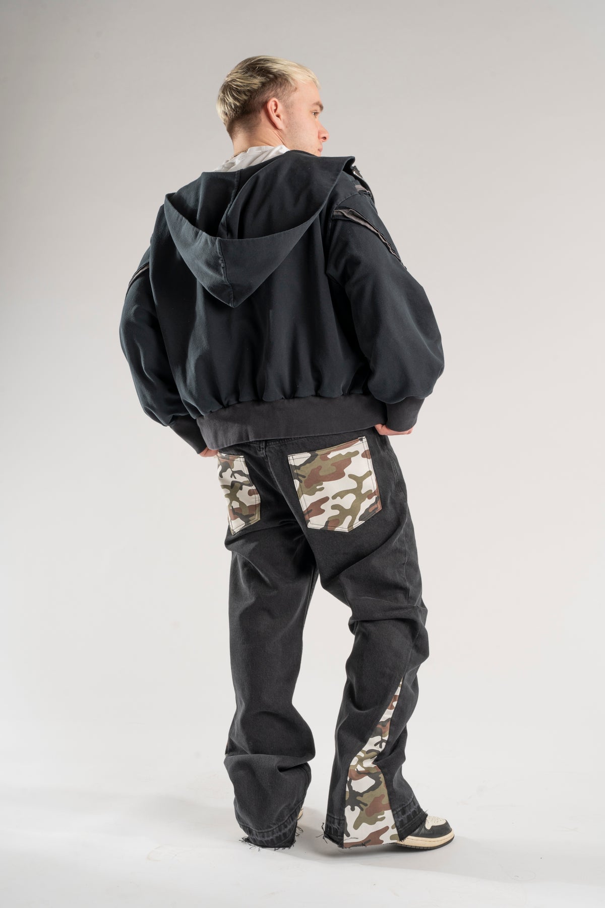 FLARED CAMO JEANS
