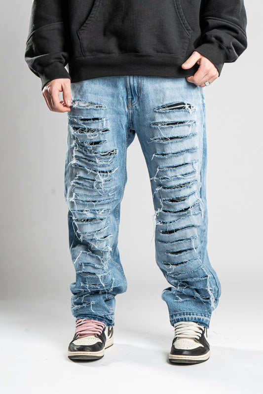 DISTRESSED BLUE JEANS