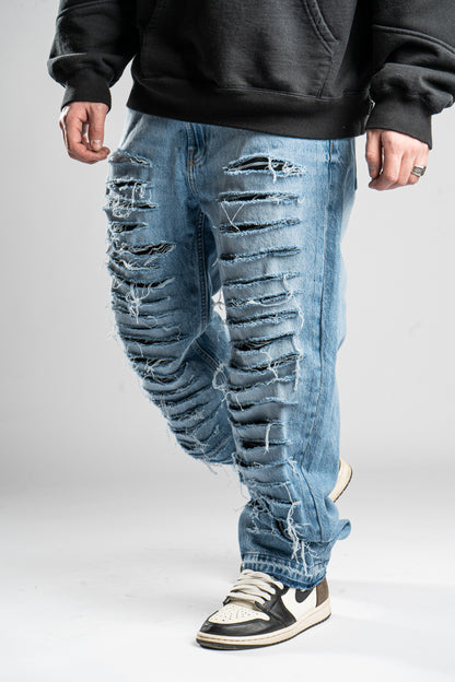DISTRESSED BLUE JEANS