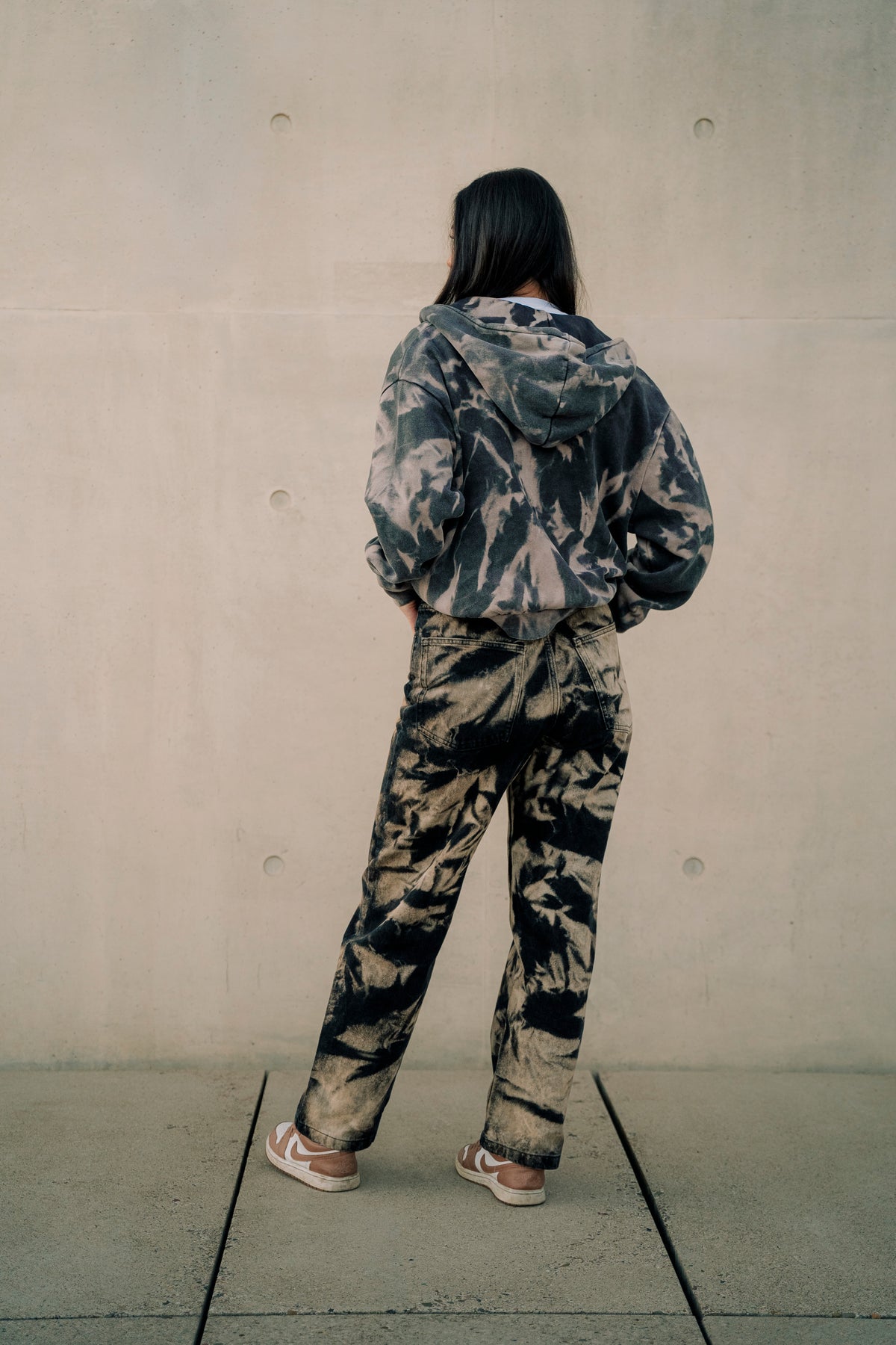 BLEACHED BLACK ZIPPER HOODIE