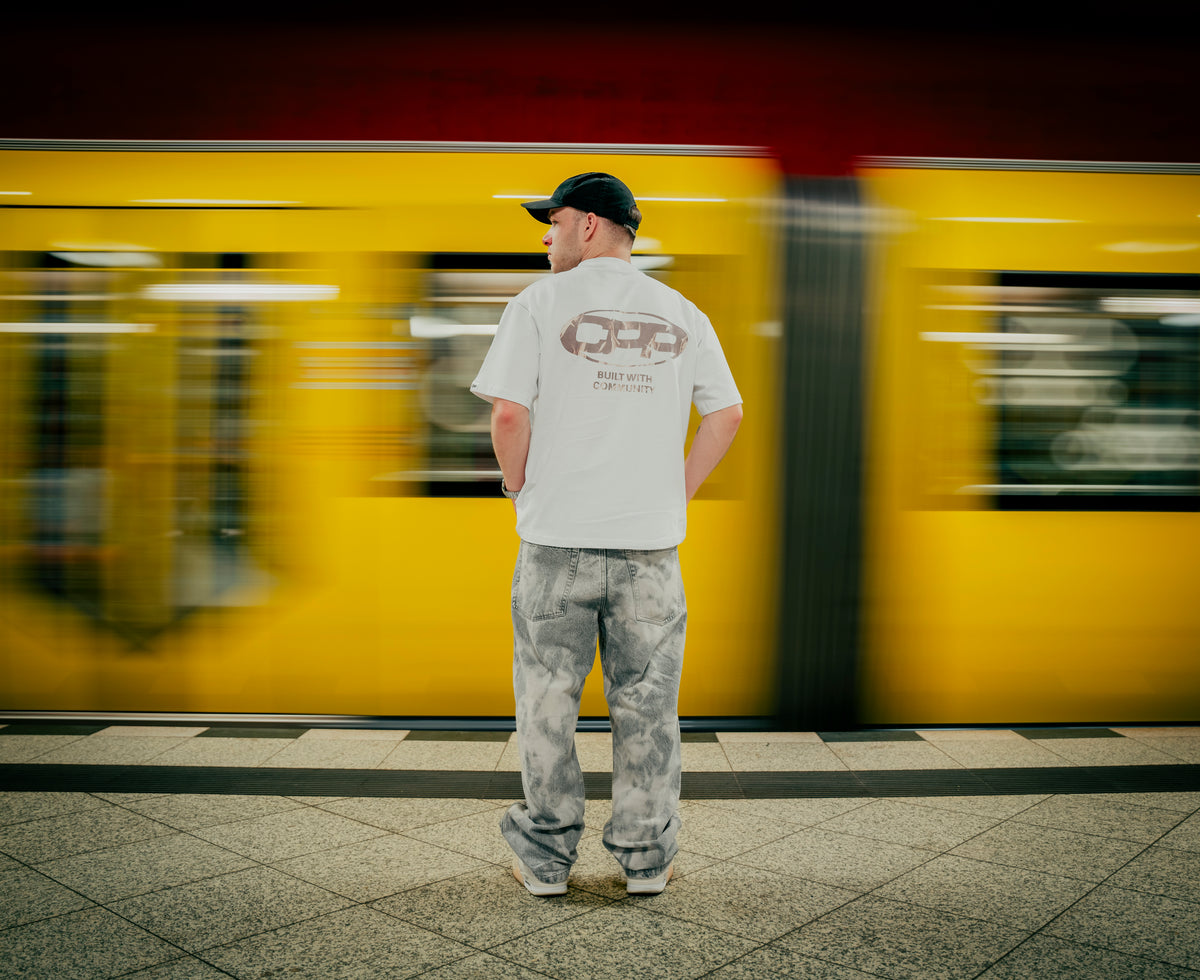 BAGGY BLEACHED GREY JEANS