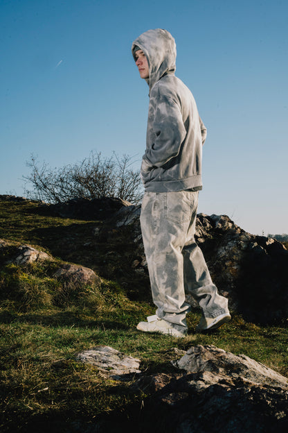 BAGGY BLEACHED GREY JEANS