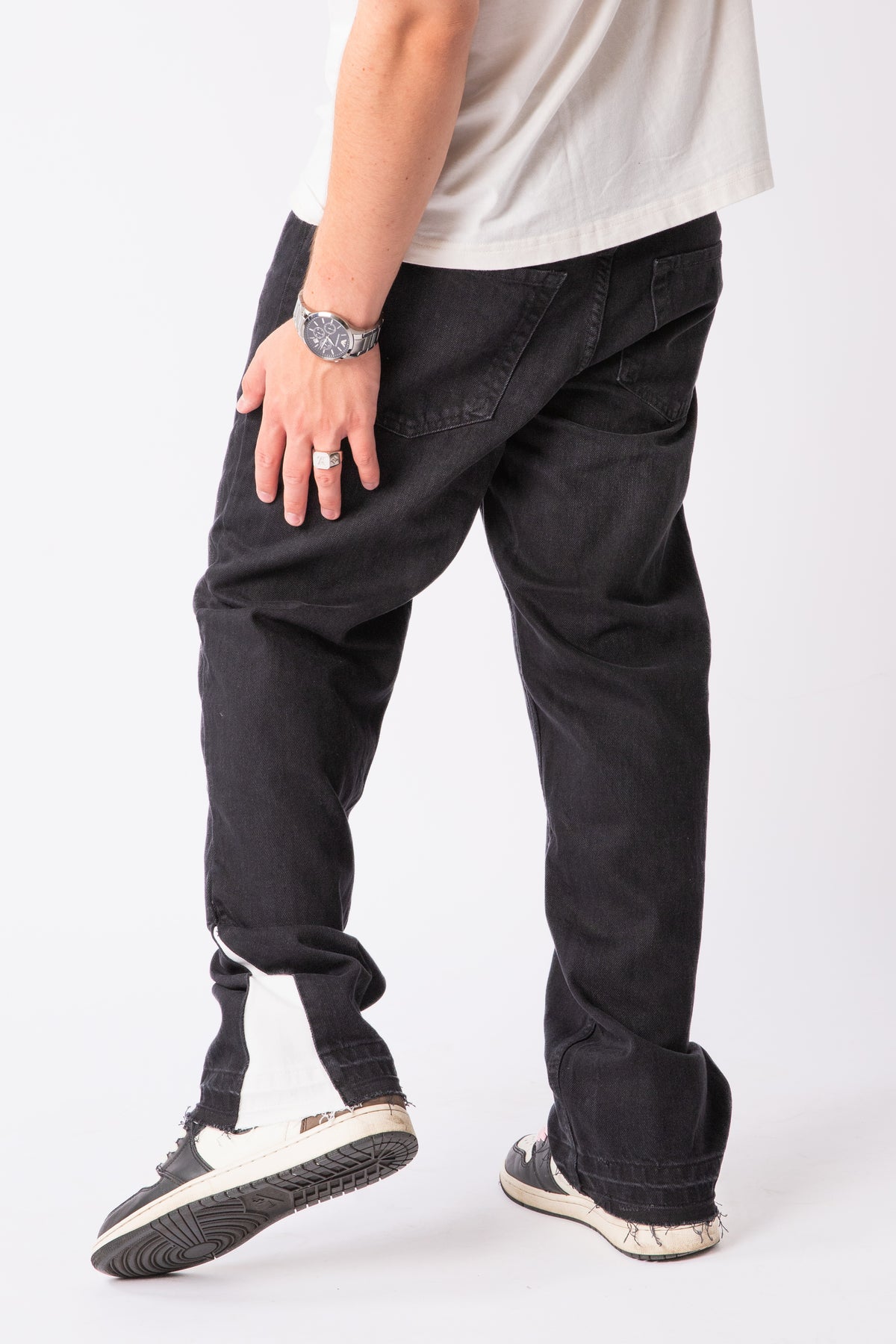 BASIC FLARED JEANS