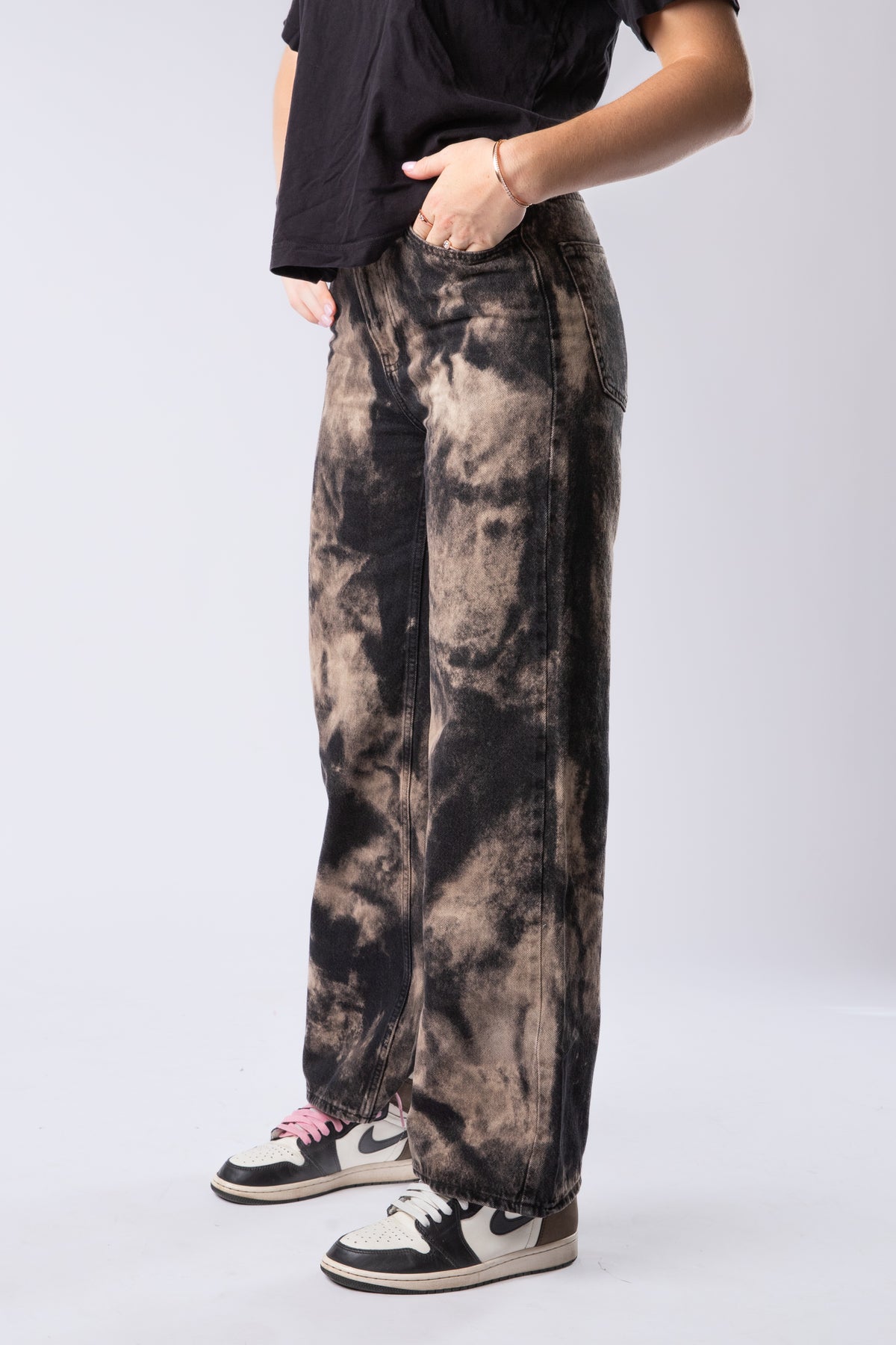 CUSTOM BLEACHED JEANS