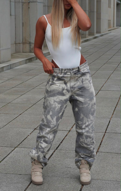 BAGGY BLEACHED GREY JEANS