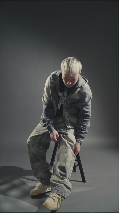 BAGGY BLEACHED GREY JEANS